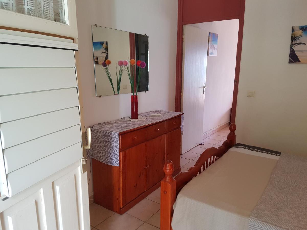 Hibiscus Apartment Le Gosier  Bagian luar foto