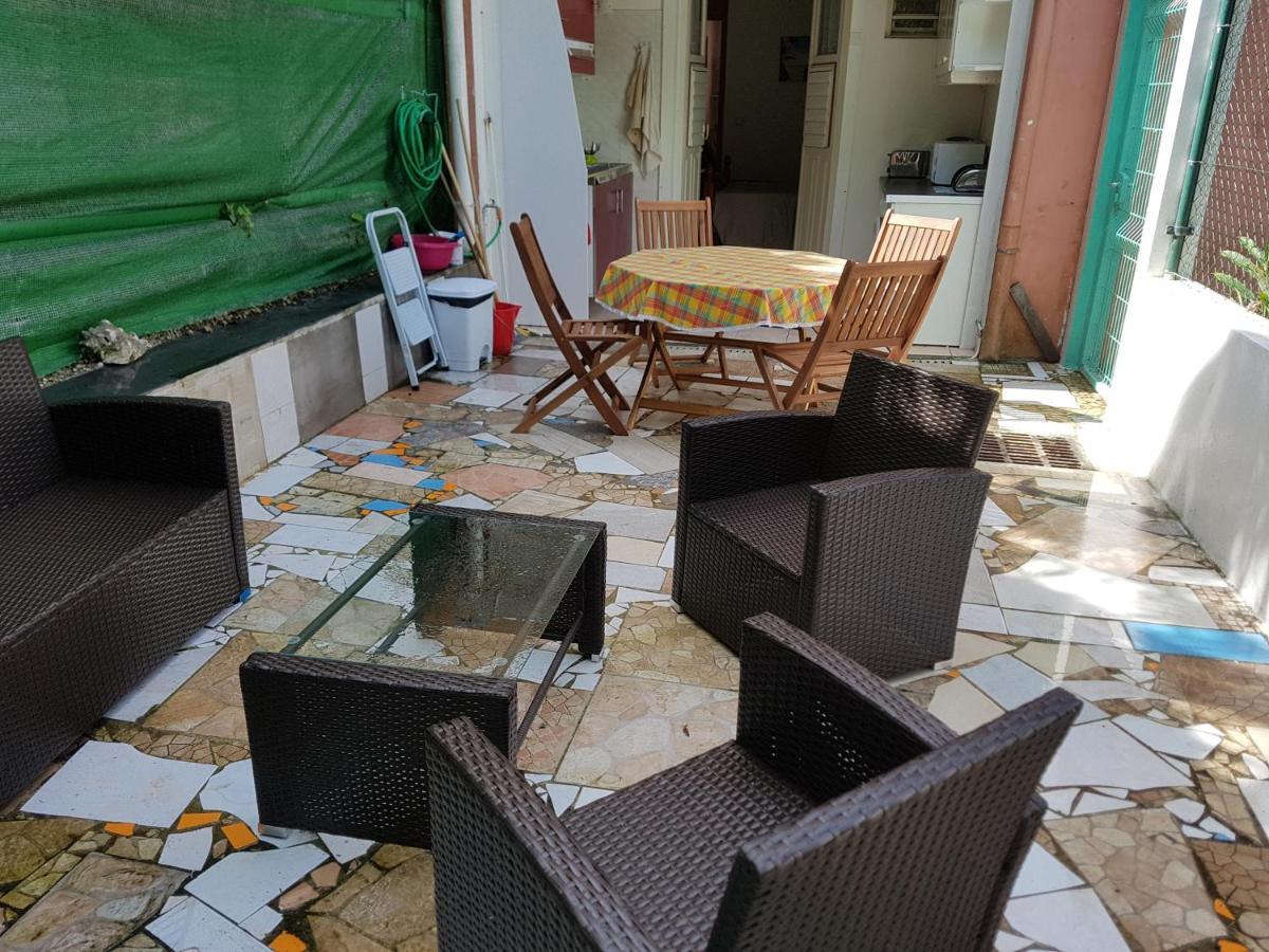 Hibiscus Apartment Le Gosier  Bagian luar foto