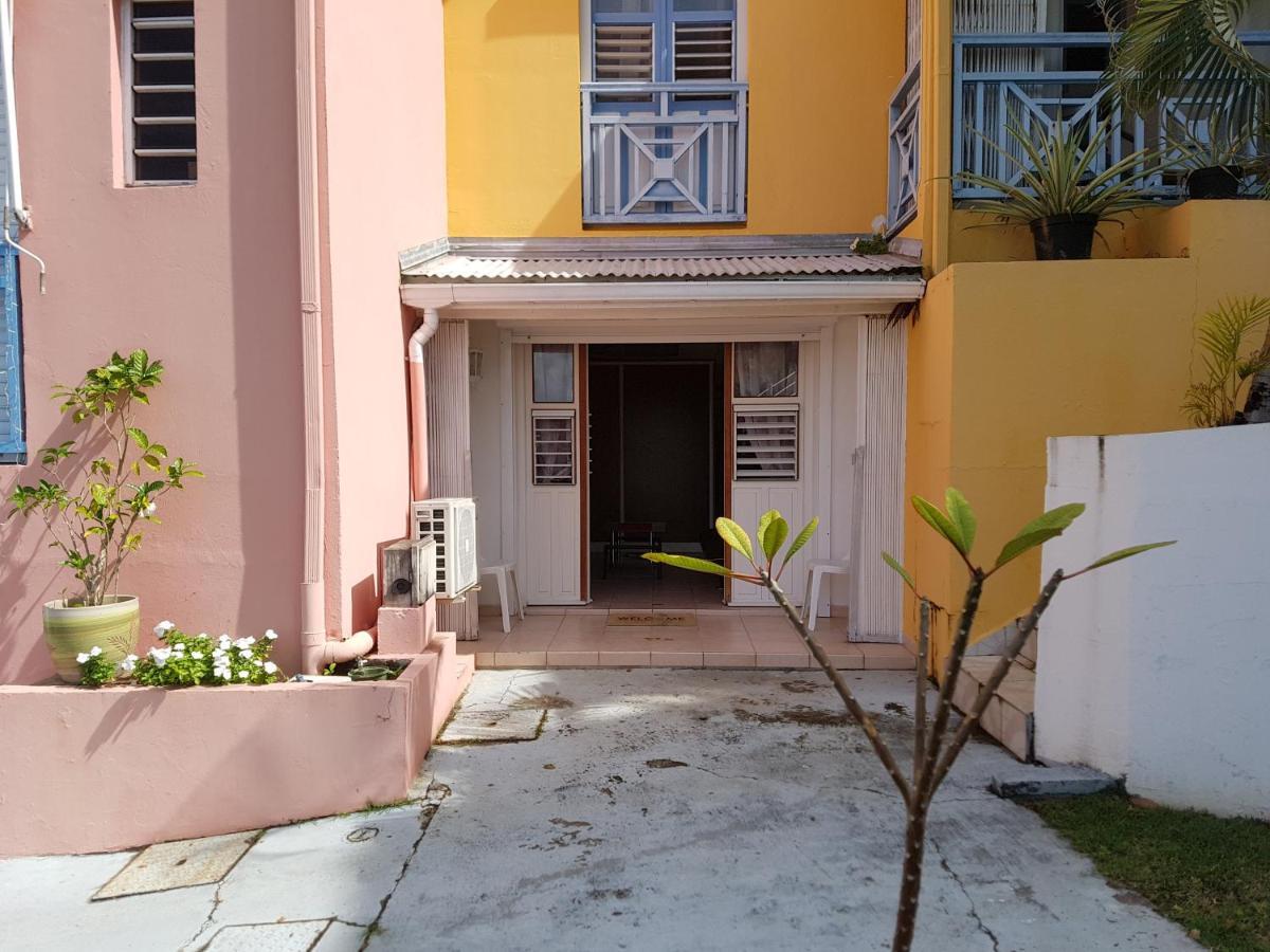 Hibiscus Apartment Le Gosier  Bagian luar foto