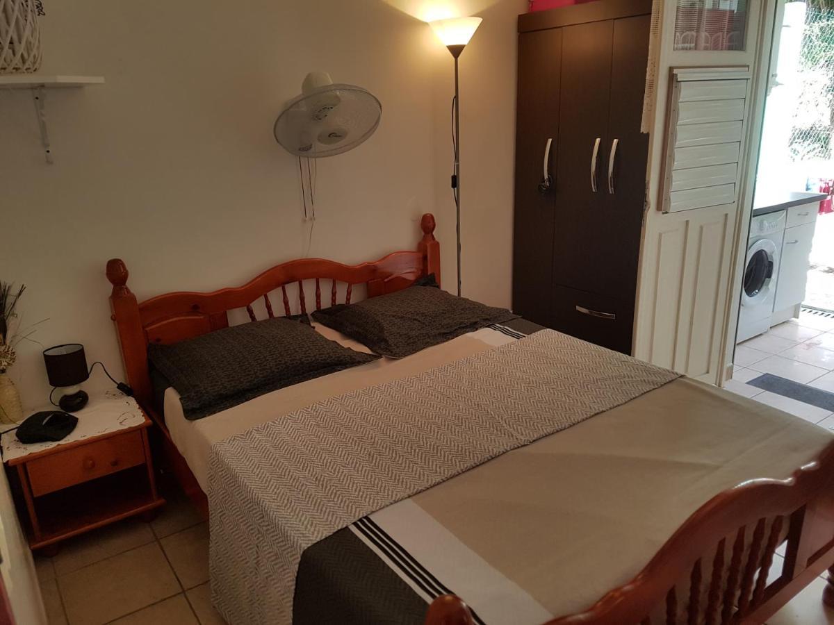 Hibiscus Apartment Le Gosier  Bagian luar foto